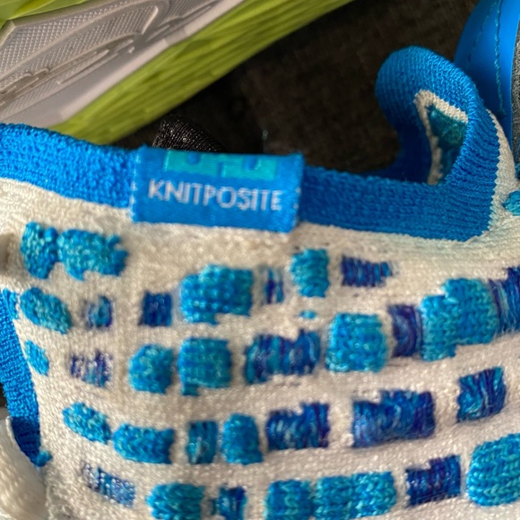 Kids LeBron 17 GS "Sprite" Basketball KnitPosite  Sz 5 Youth Active Runners - Picture 5 of 16